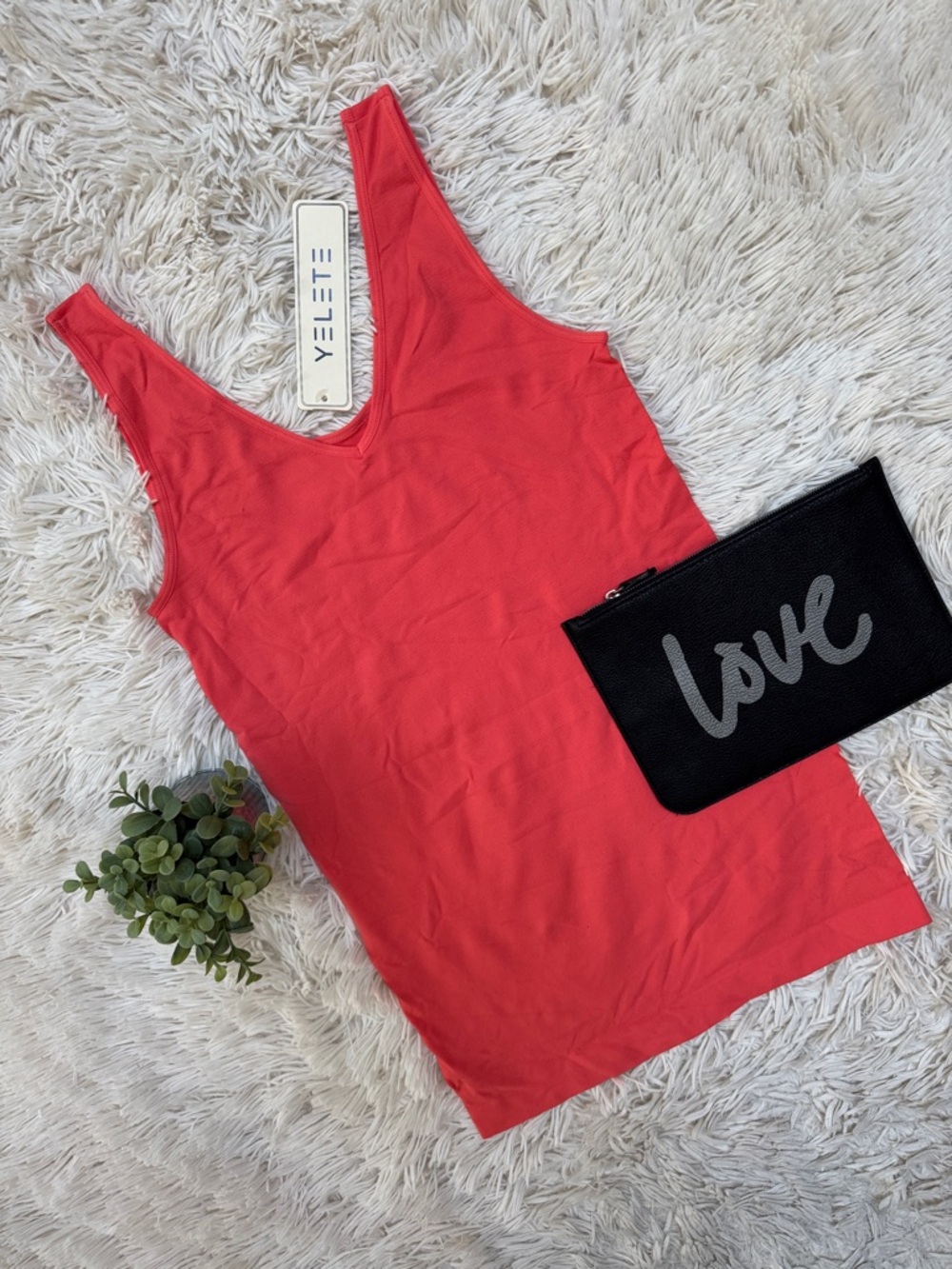 Yelete V-Neck Reversible Tank Top 💗 Coral